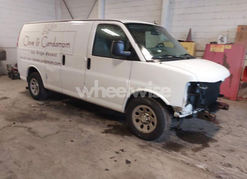 2014 Chevrolet Express 1500 WORK VAN (VIN 1GCSGAFX3E1100691) main photo