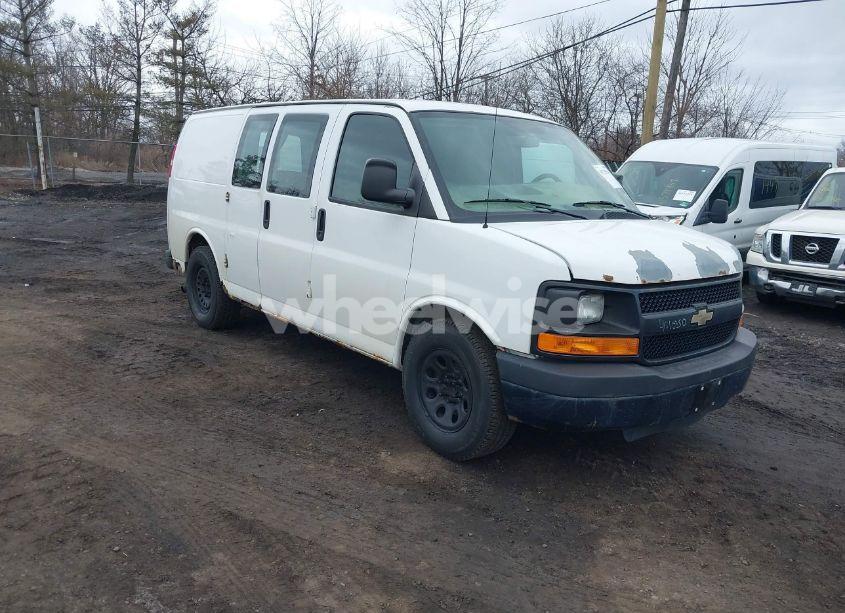 2012 Chevrolet Express 1500 WORK VAN (VIN 1GCSGAFX4C1113074) main photo