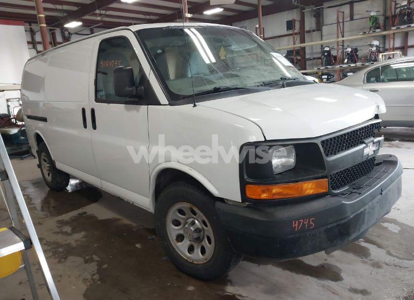 2012 Chevrolet Express 1500 WORK VAN (VIN 1GCSGAFX4C1146589) main photo