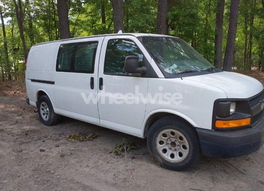2012 Chevrolet Express 1500 WORK VAN (VIN 1GCSGAFX4C1172349) main photo