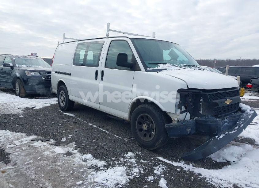2014 Chevrolet Express 1500 WORK VAN (VIN 1GCSGAFX4E1139371) main photo