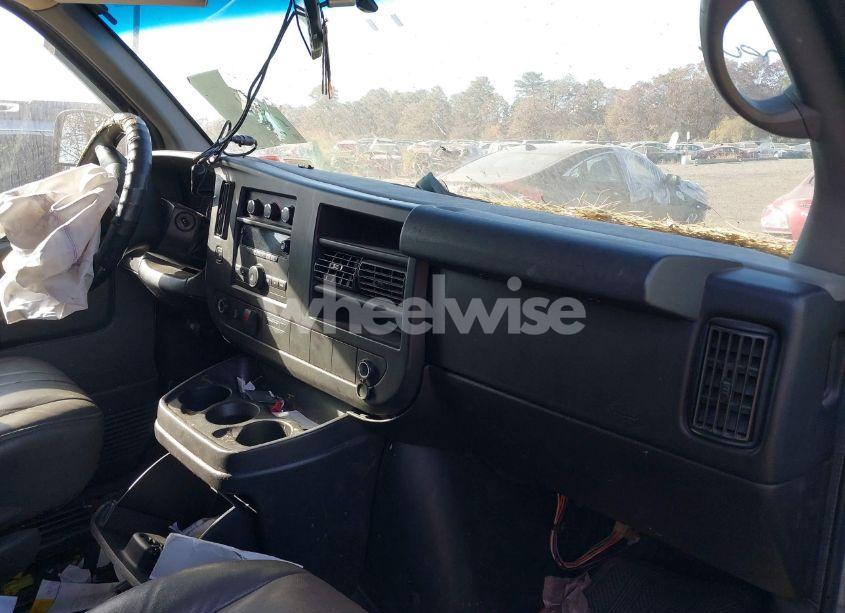 Photo 5 of 2011 Chevrolet Express 1500 WORK VAN (VIN 1GCSGAFX5B1146700)