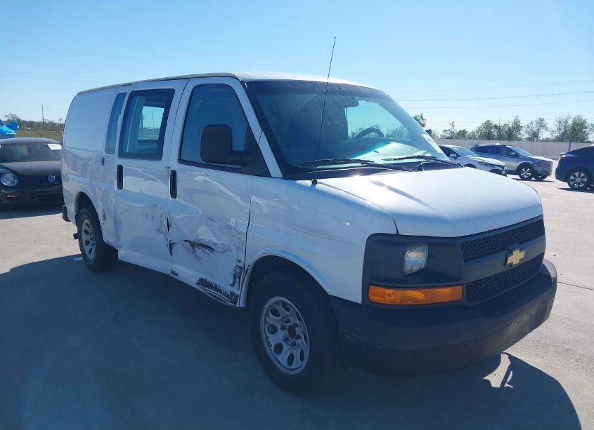 2014 Chevrolet Express 1500 WORK VAN (VIN 1GCSGAFX6E1201286) main photo