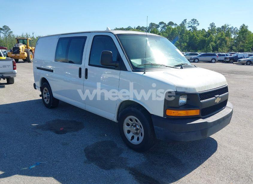 2014 Chevrolet Express 1500 WORK VAN (VIN 1GCSGAFX8E1157386) main photo