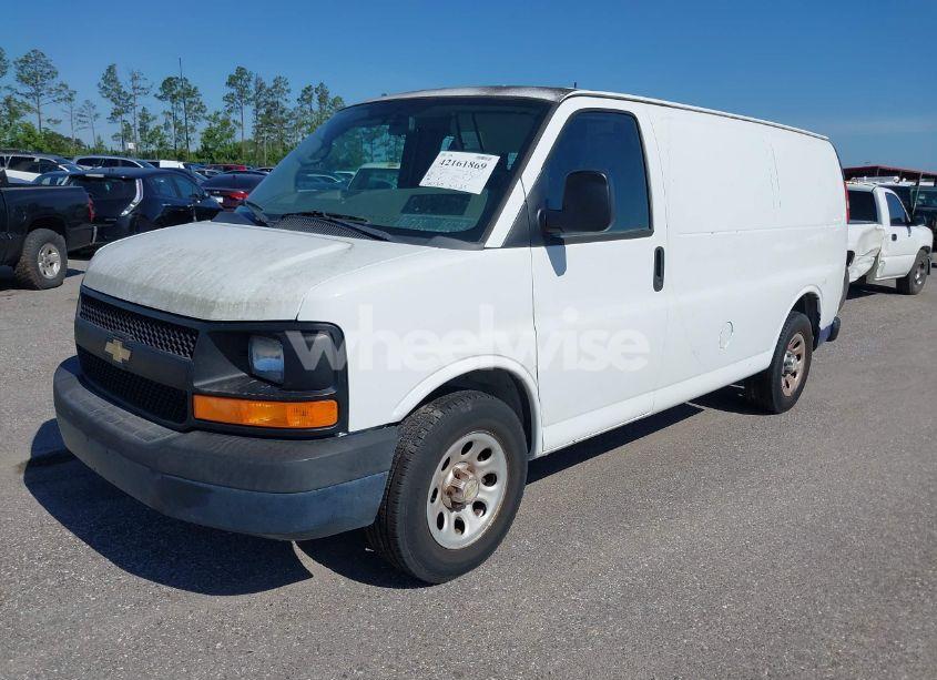 Photo 2 of 2014 Chevrolet Express 1500 WORK VAN (VIN 1GCSGAFX8E1157386)