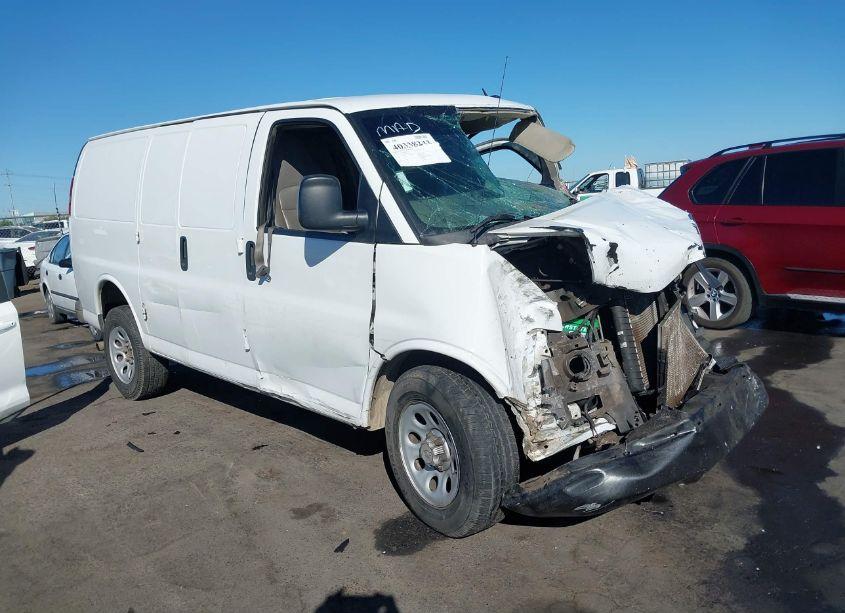 2014 Chevrolet Express 1500 WORK VAN (VIN 1GCSGAFX8E1181803) main photo