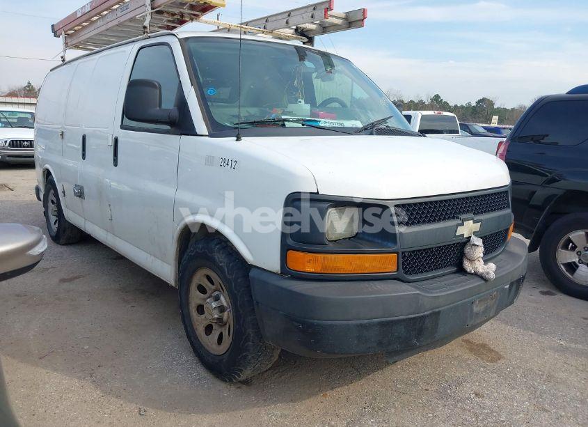 2014 Chevrolet Express 1500 WORK VAN (VIN 1GCSGAFX9E1106558) main photo