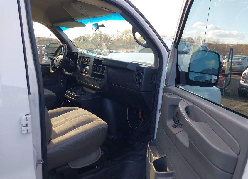 Photo 5 of 2014 Chevrolet Express 1500 WORK VAN (VIN 1GCSGAFX9E1107757)