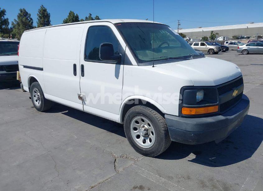 2014 Chevrolet Express 1500 WORK VAN (VIN 1GCSGAFXXE1200920) main photo