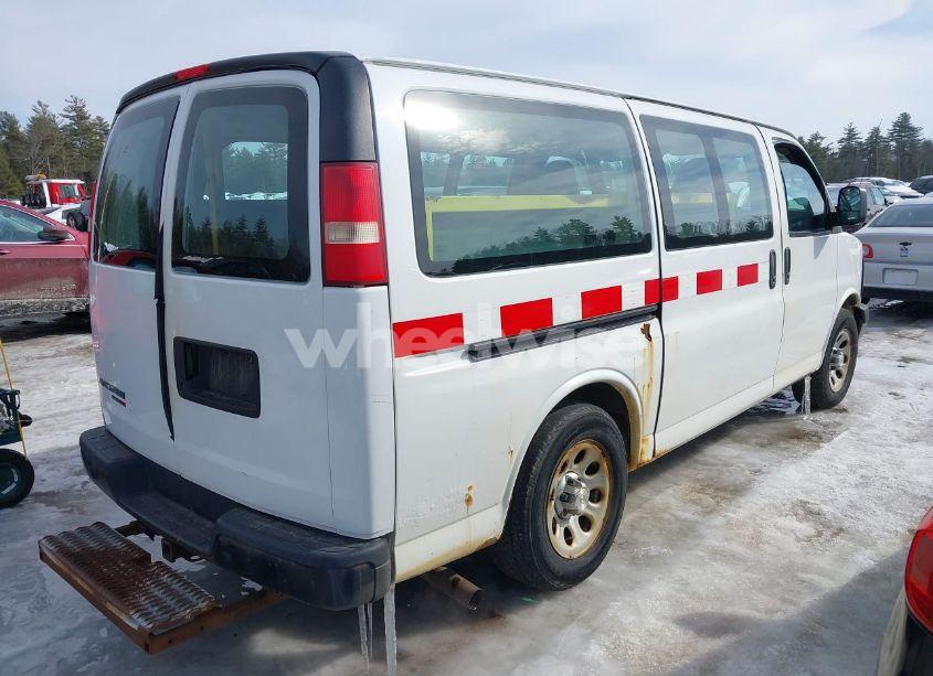 Photo 4 of 2014 Chevrolet Express 1500 WORK VAN (VIN 1GCSHAF40E1186481)