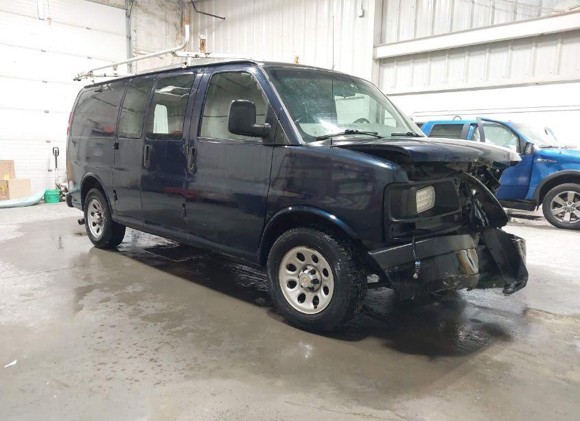 2011 Chevrolet Express 1500 WORK VAN (VIN 1GCSHAF47B1118805) main photo