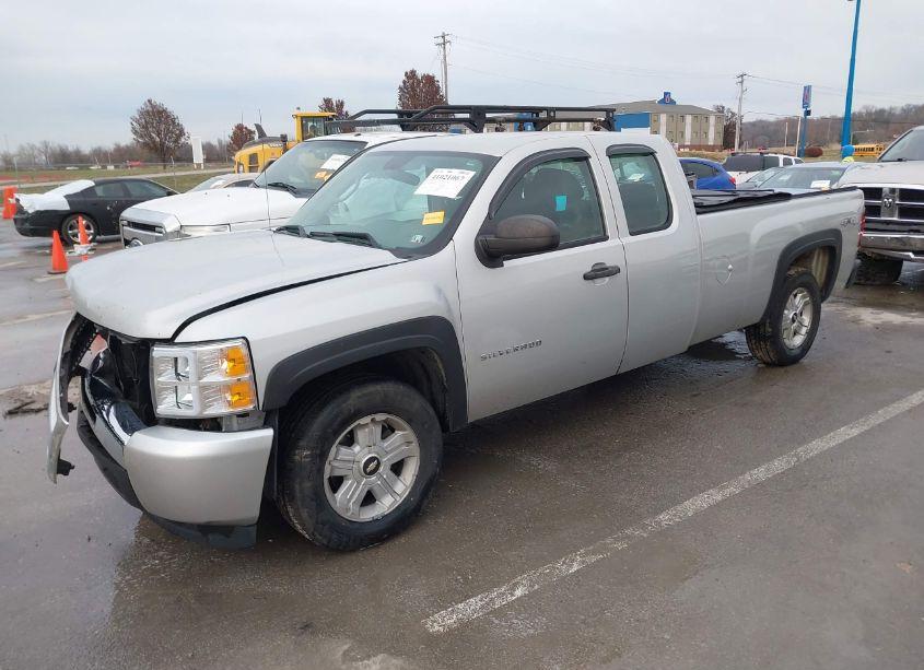 Photo 2 of 2010 Chevrolet Silverado 1500 WORK TRUCK (VIN 1GCSKPE00AZ223219)
