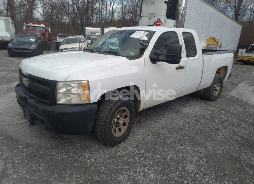 Photo 2 of 2010 Chevrolet Silverado 1500 WORK TRUCK (VIN 1GCSKPE31AZ229573)