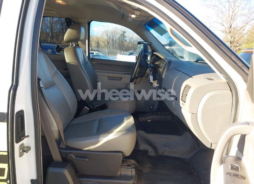 Photo 5 of 2010 Chevrolet Silverado 1500 WORK TRUCK (VIN 1GCSKPE31AZ229573)