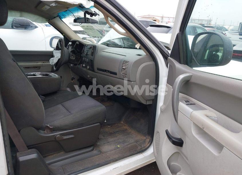 Photo 5 of 2010 Chevrolet Silverado 1500 WORK TRUCK (VIN 1GCSKPE32AZ189987)