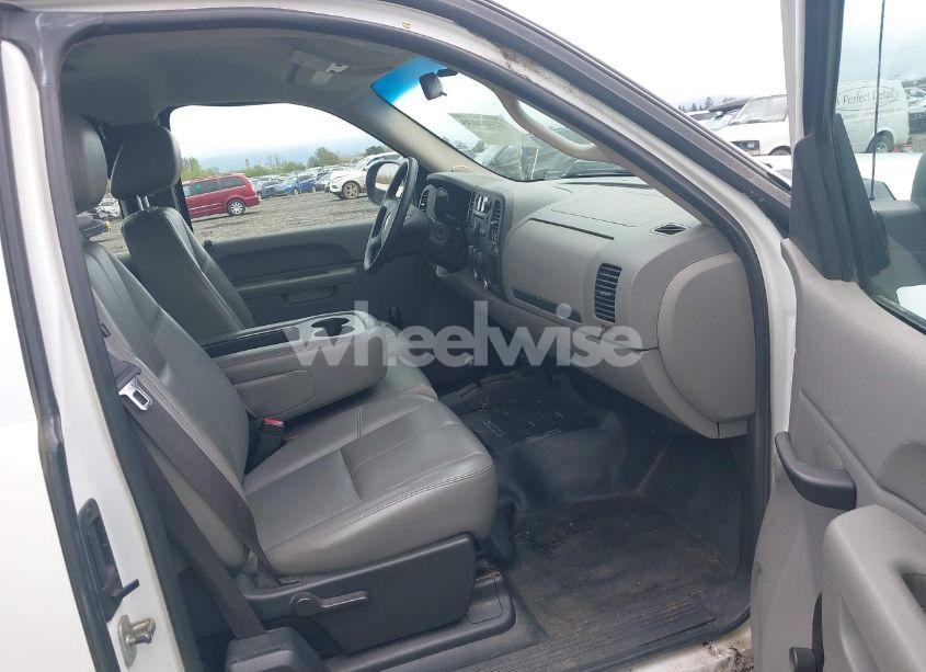 Photo 5 of 2010 Chevrolet Silverado 1500 WORK TRUCK (VIN 1GCSKPE38AZ231739)