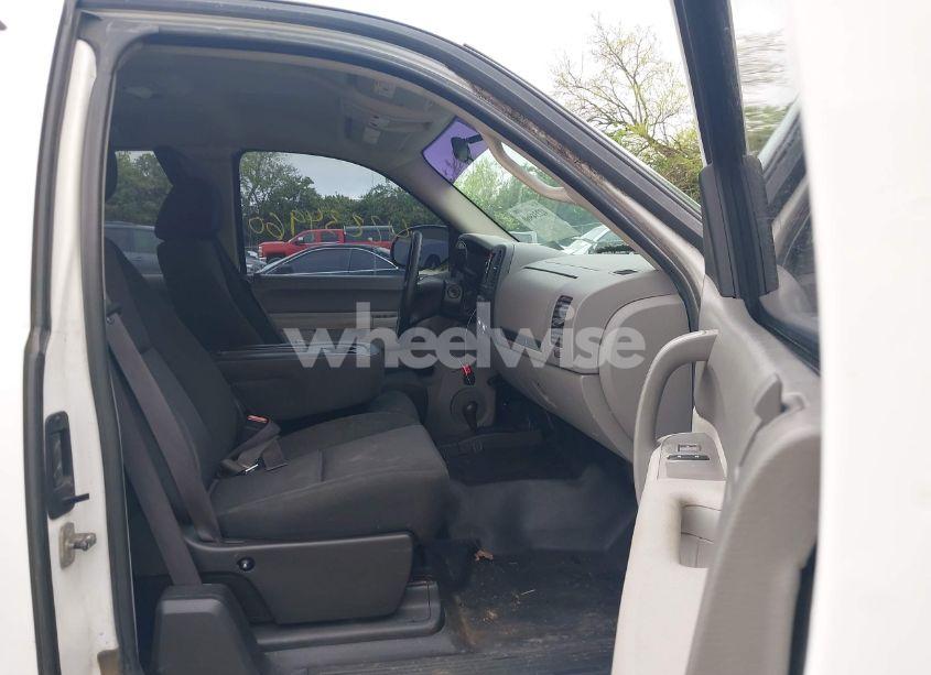 Photo 5 of 2010 Chevrolet Silverado 1500 WORK TRUCK (VIN 1GCSKPE3XAZ298939)