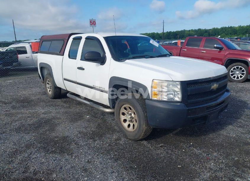2010 Chevrolet Silverado 1500 WORK TRUCK (VIN 1GCSKPEA3AZ153112) main photo