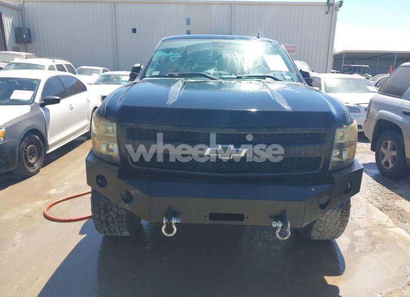 Photo 6 of 2010 Chevrolet Silverado 1500 LS (VIN 1GCSKREA0AZ298569)