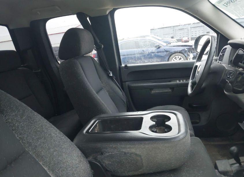 Photo 5 of 2010 Chevrolet Silverado 1500 LS (VIN 1GCSKREA1AZ269923)