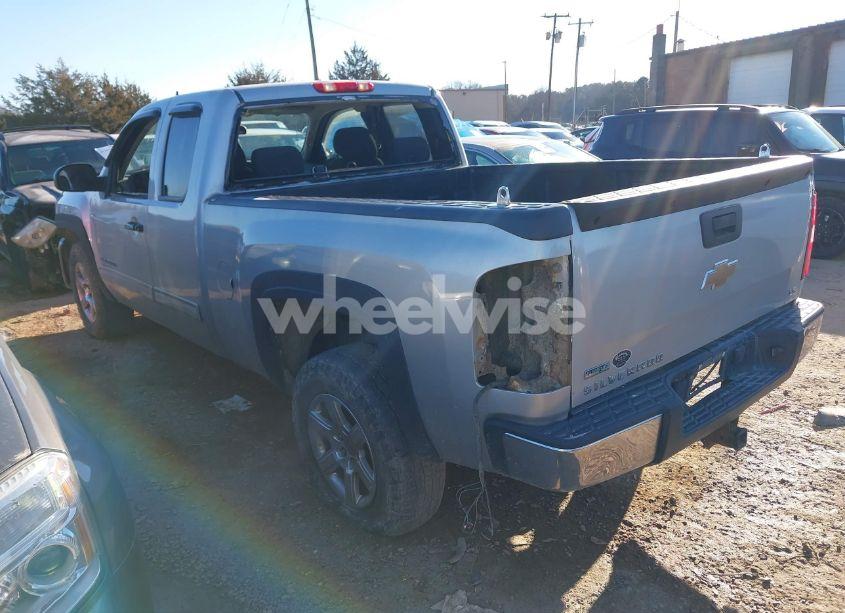 Photo 3 of 2010 Chevrolet Silverado 1500 LS (VIN 1GCSKREA3AZ262522)