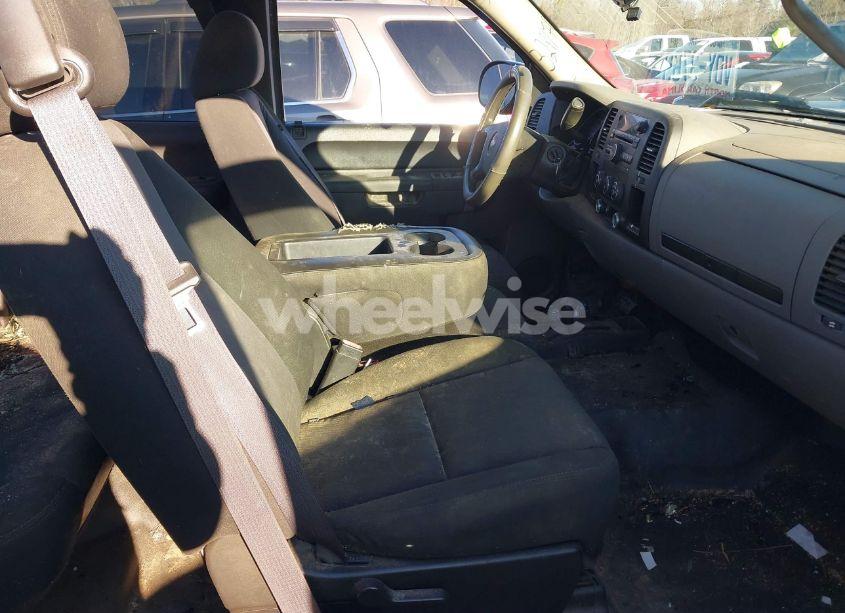 Photo 5 of 2010 Chevrolet Silverado 1500 LS (VIN 1GCSKREA3AZ262522)