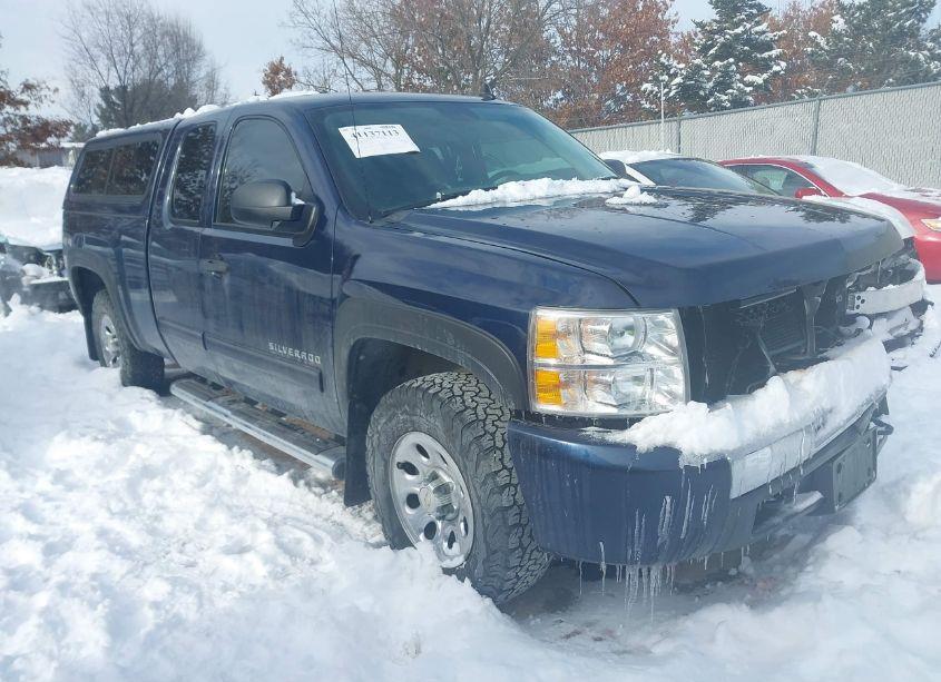 2010 Chevrolet Silverado 1500 LS (VIN 1GCSKREA5AZ256477) main photo