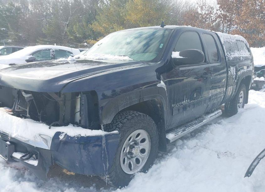 Photo 2 of 2010 Chevrolet Silverado 1500 LS (VIN 1GCSKREA5AZ256477)