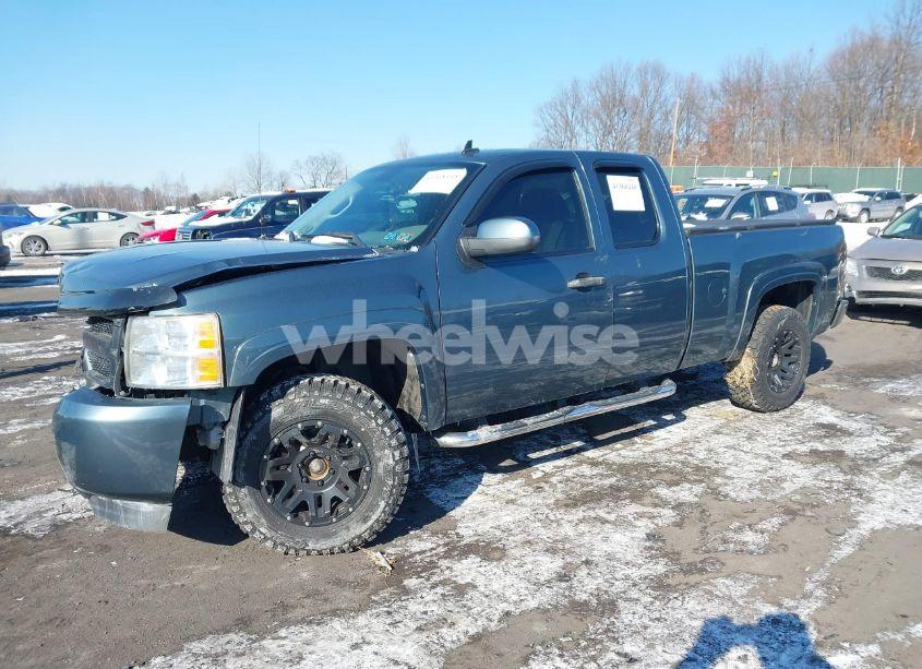 Photo 2 of 2010 Chevrolet Silverado 1500 LS (VIN 1GCSKREA7AZ264337)