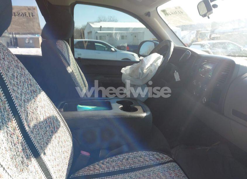 Photo 5 of 2010 Chevrolet Silverado 1500 LS (VIN 1GCSKREA7AZ264337)