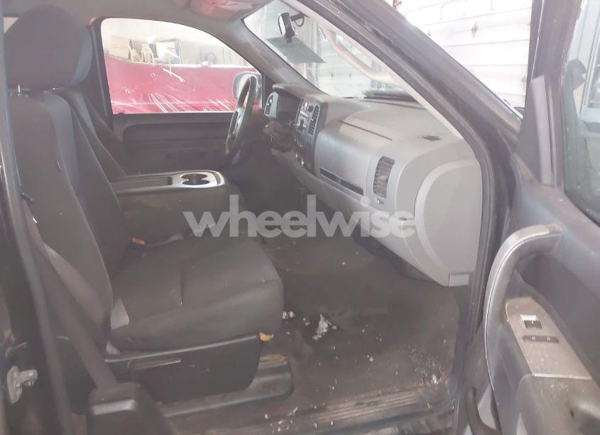 Photo 5 of 2010 Chevrolet Silverado 1500 LS (VIN 1GCSKREAXAZ161901)