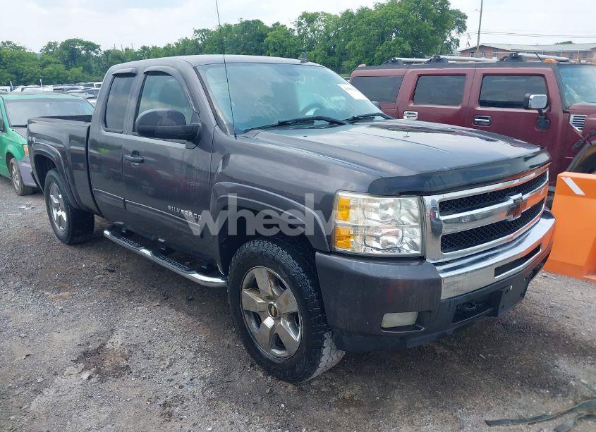 2010 Chevrolet Silverado 1500 LT (VIN 1GCSKSE30AZ130309) main photo