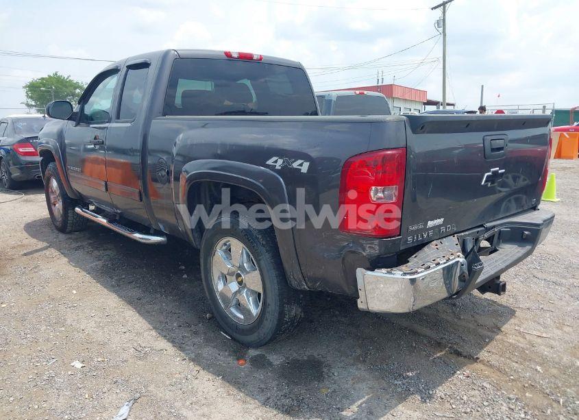 Photo 3 of 2010 Chevrolet Silverado 1500 LT (VIN 1GCSKSE30AZ130309)