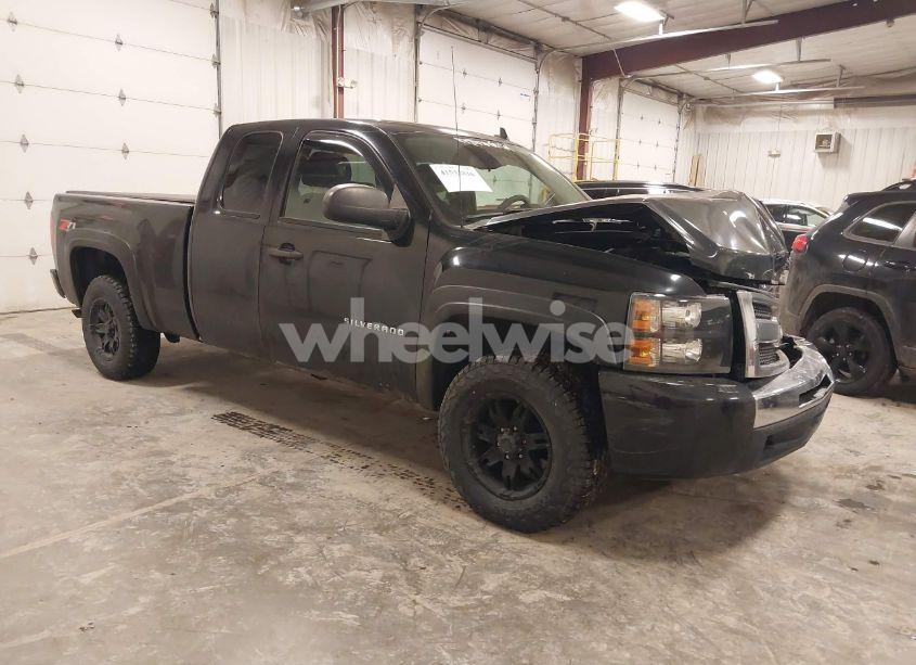 2010 Chevrolet Silverado 1500 LT (VIN 1GCSKSE30AZ132965) main photo