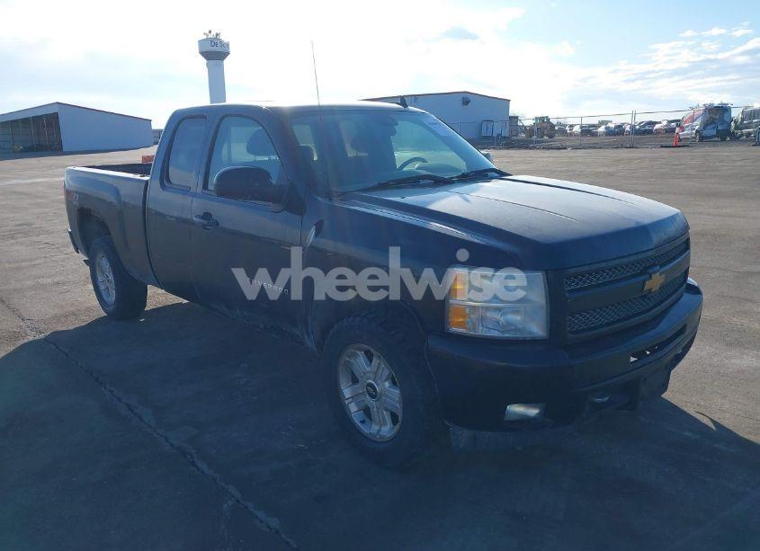 2010 Chevrolet Silverado 1500 LT (VIN 1GCSKSE30AZ155615) main photo