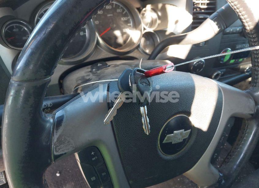 Photo 11 of 2010 Chevrolet Silverado 1500 LT (VIN 1GCSKSE30AZ155615)