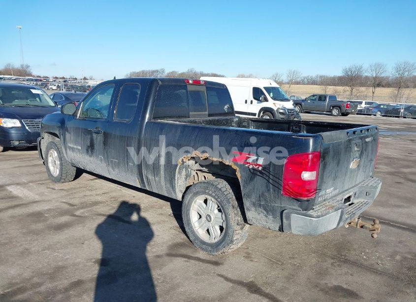 Photo 3 of 2010 Chevrolet Silverado 1500 LT (VIN 1GCSKSE30AZ155615)