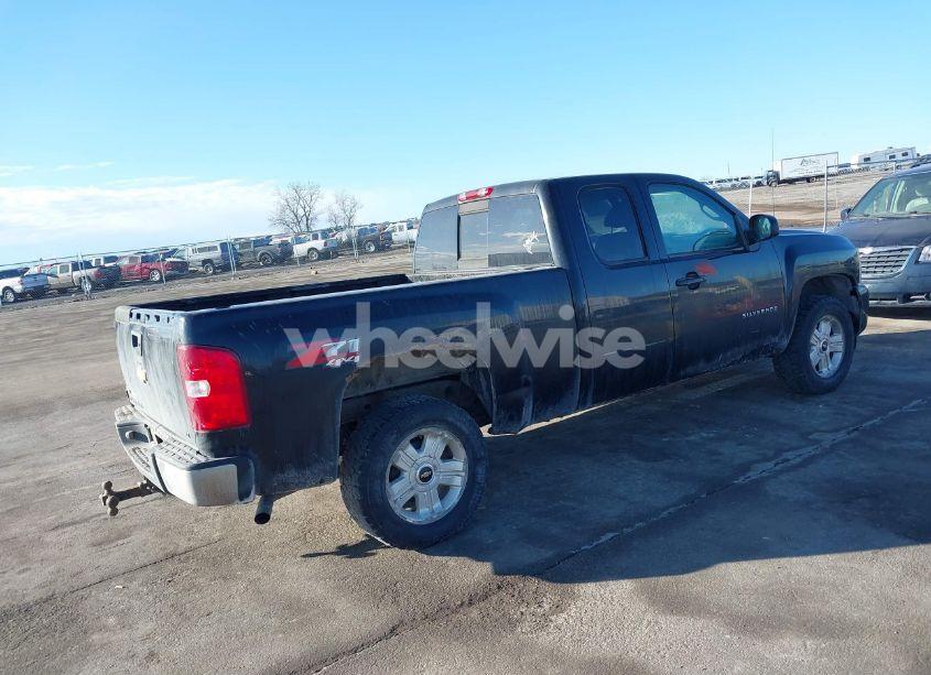 Photo 4 of 2010 Chevrolet Silverado 1500 LT (VIN 1GCSKSE30AZ155615)