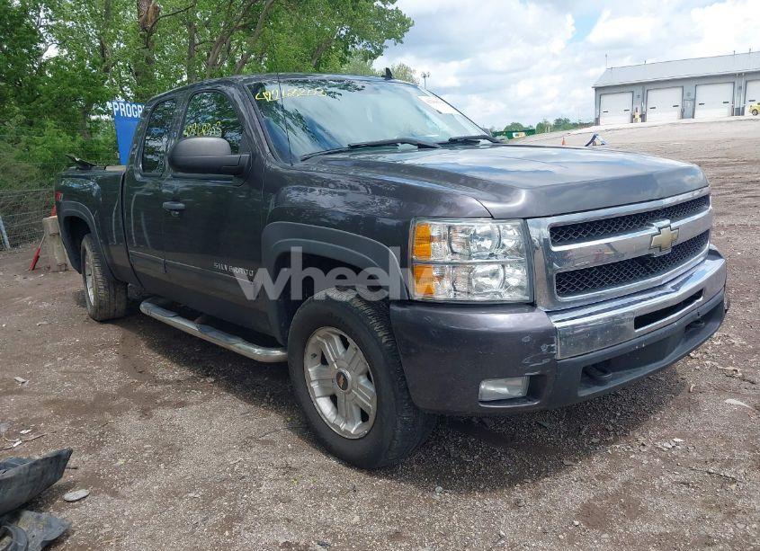 2010 Chevrolet Silverado 1500 LT (VIN 1GCSKSE30AZ273325) main photo