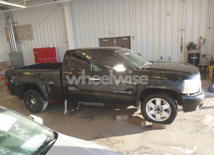 Photo 13 of 2010 Chevrolet Silverado 1500 LT (VIN 1GCSKSE31AZ155171)
