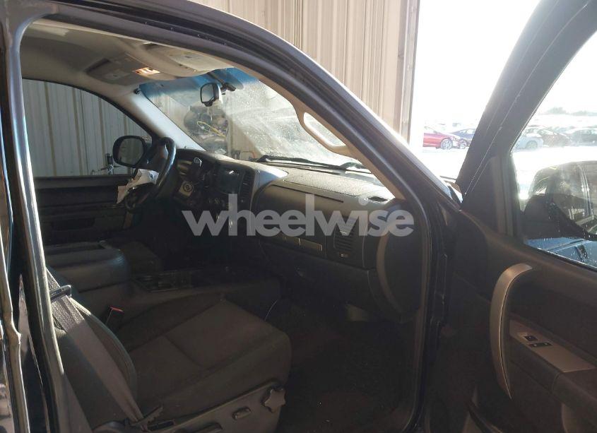 Photo 5 of 2010 Chevrolet Silverado 1500 LT (VIN 1GCSKSE31AZ155171)