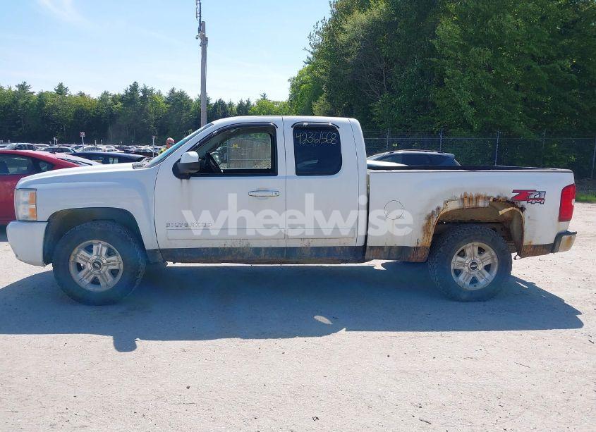 Photo 14 of 2010 Chevrolet Silverado 1500 LT (VIN 1GCSKSE31AZ210413)