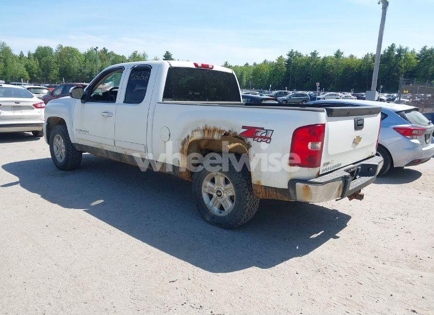 Photo 3 of 2010 Chevrolet Silverado 1500 LT (VIN 1GCSKSE31AZ210413)