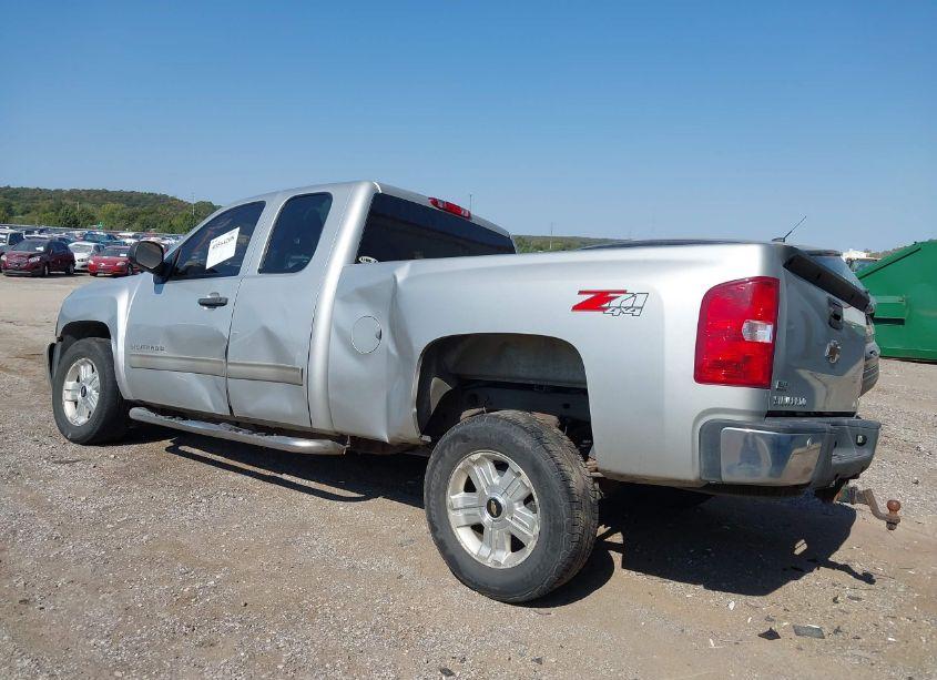 Photo 3 of 2010 Chevrolet Silverado 1500 LT (VIN 1GCSKSE31AZ221654)