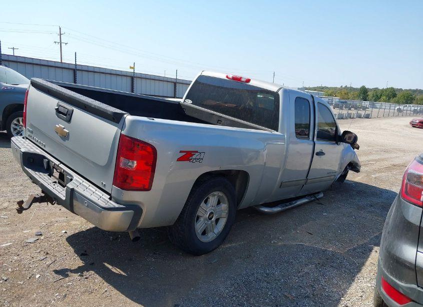 Photo 4 of 2010 Chevrolet Silverado 1500 LT (VIN 1GCSKSE31AZ221654)