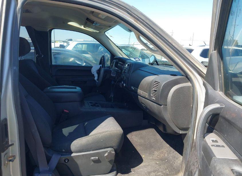 Photo 5 of 2010 Chevrolet Silverado 1500 LT (VIN 1GCSKSE32AZ154160)