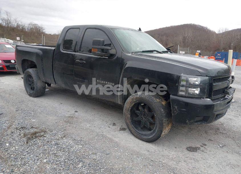 2010 Chevrolet Silverado 1500 LT (VIN 1GCSKSE32AZ277635) main photo