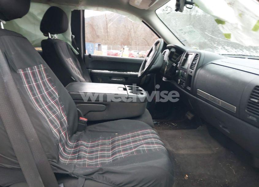 Photo 5 of 2010 Chevrolet Silverado 1500 LT (VIN 1GCSKSE32AZ277635)