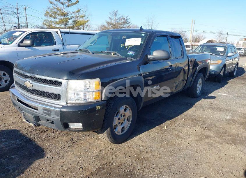 Photo 2 of 2010 Chevrolet Silverado 1500 LT (VIN 1GCSKSE33AZ281726)