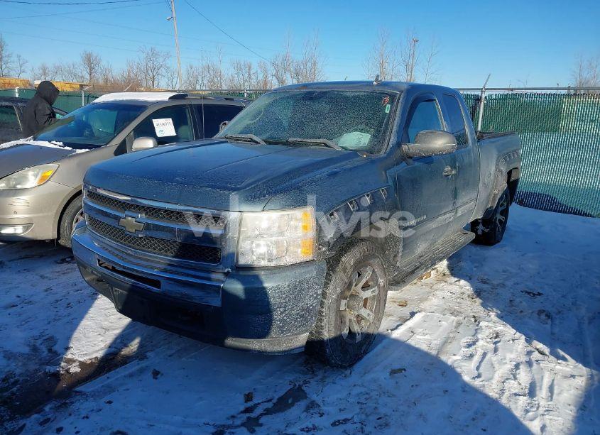 Photo 2 of 2010 Chevrolet Silverado 1500 LT (VIN 1GCSKSE34AZ101959)